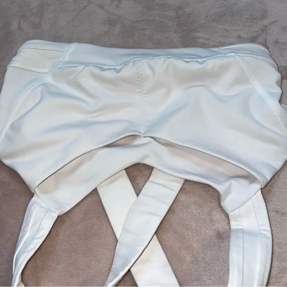 Lululemon sport bra size 4 - Picture 6 of 6